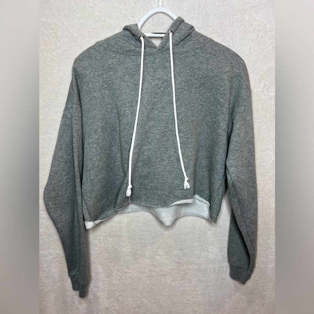 Cropped Gray Hoodie 🩶